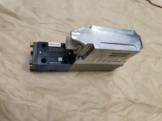L'électronique intégrée directionnelle de soupape de commande de Rexroth R901382354 4WRPEH6CB40L-30/M/24F1 4WRPEH6CB40L-3X/M/24F1